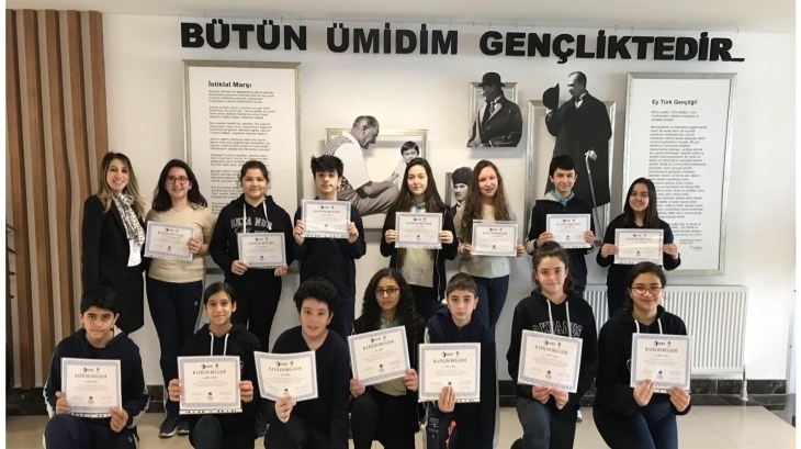 Ortaokul Kademesi 2018 TÜBİTAK Proje Çalışması Yürüten Öğretmen ve Öğrencilerimize Katılım Belgeleri Verildi