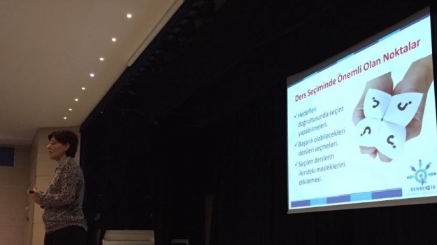 Sancaktepe Anadolu Lisesi 10. Sınıf Öğrencilerine 'Alan Seçimi ve Kariyer' Semineri