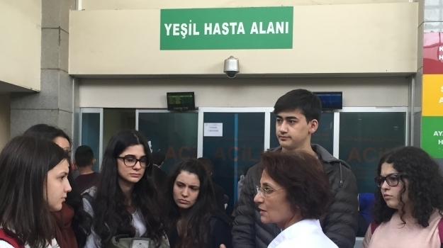 Sancaktepe Tıp Kariyer Kulübü Öğrencileri Marmara Üniversitesi' ni Ziyaret Etti