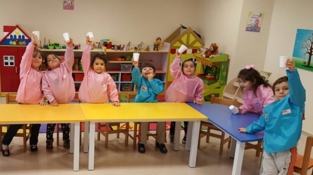 Sancaktepe Okyanus Koleji Okul Öncesi Balıklar Grubu Öğrencileri Sanat Etkinliğinde