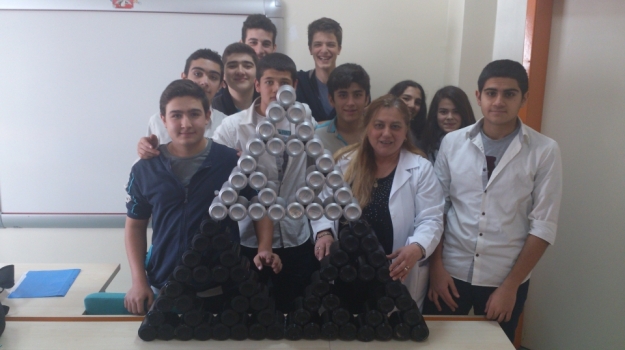 Beylikdüzü Okyanus'ta "Sierpinski Üçgeni" Sergisi