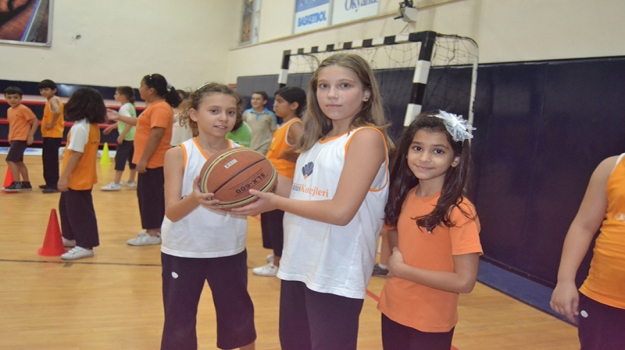 Yaz Spor Okulları Devam Ediyor