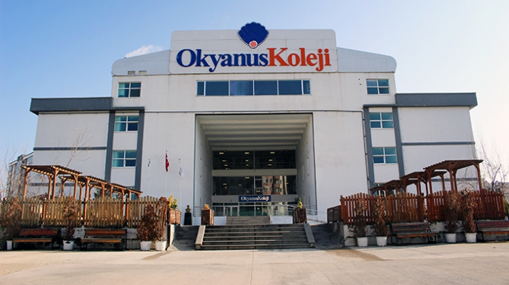 Okul Girişi