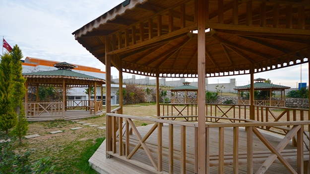 Dış Bahçe Dinlenme Alanı