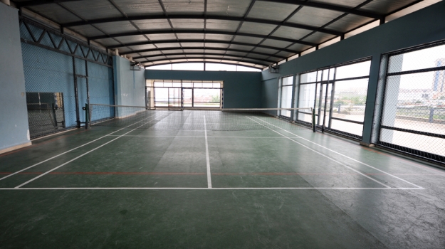 Kapalı Tenis Kortu