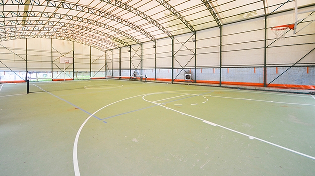Kapalı Tenis Kortu