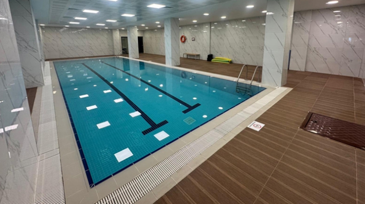 Kapalı Yüzme Havuzu